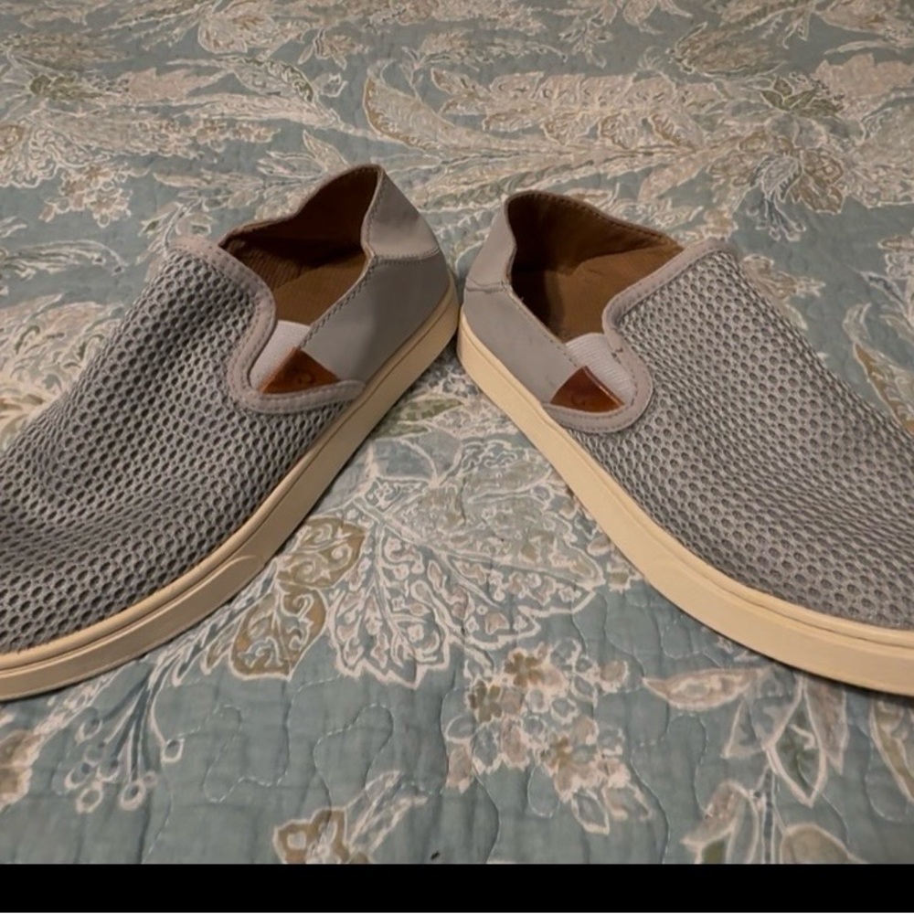 Women’s Olukai Pehuea slip on mesh loafers, sz 8, light blue, used.